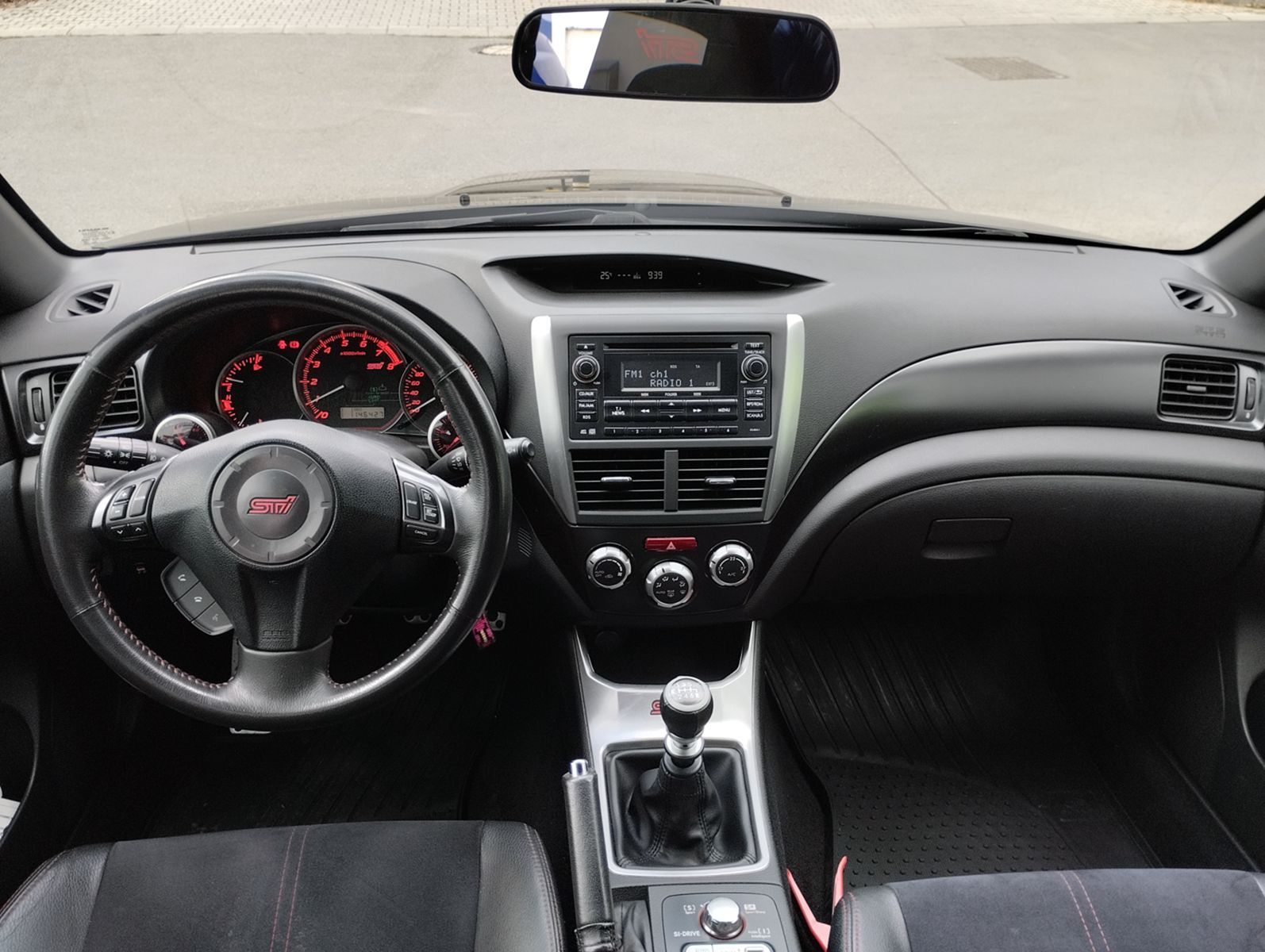 SUBARU WRX STI 2,5 4D SEDAN MY2011