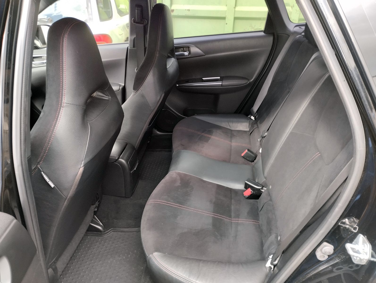 SUBARU WRX STI 2,5 4D SEDAN MY2011