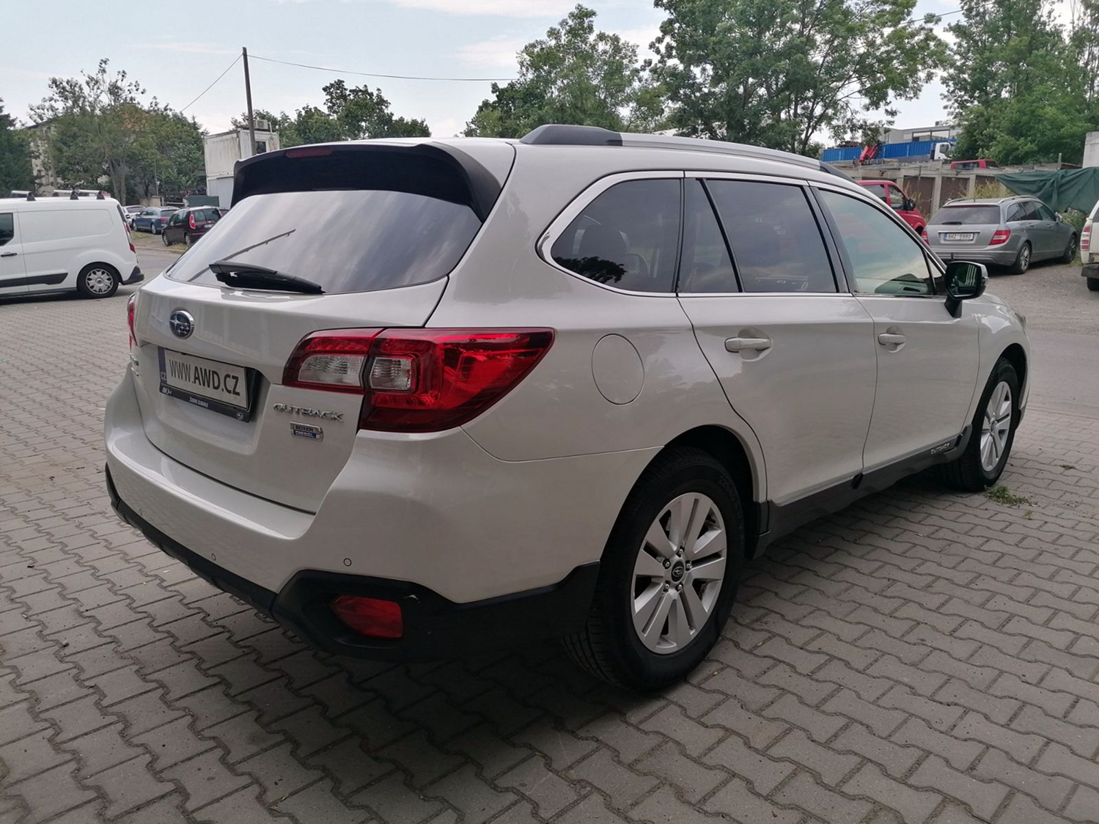 SUBARU Outback 2.0D Comfort Navi CVT MY2015